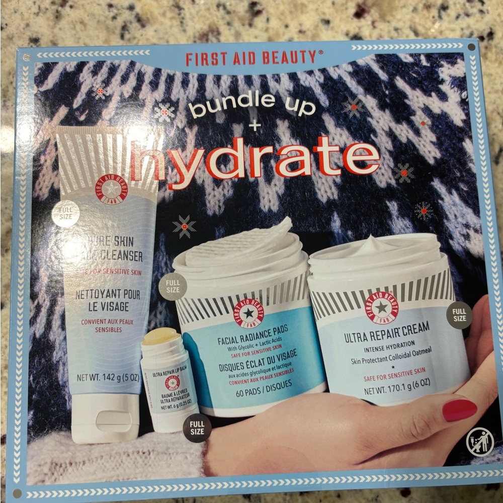 First Aid Beauty Skincare Set - Blue and White